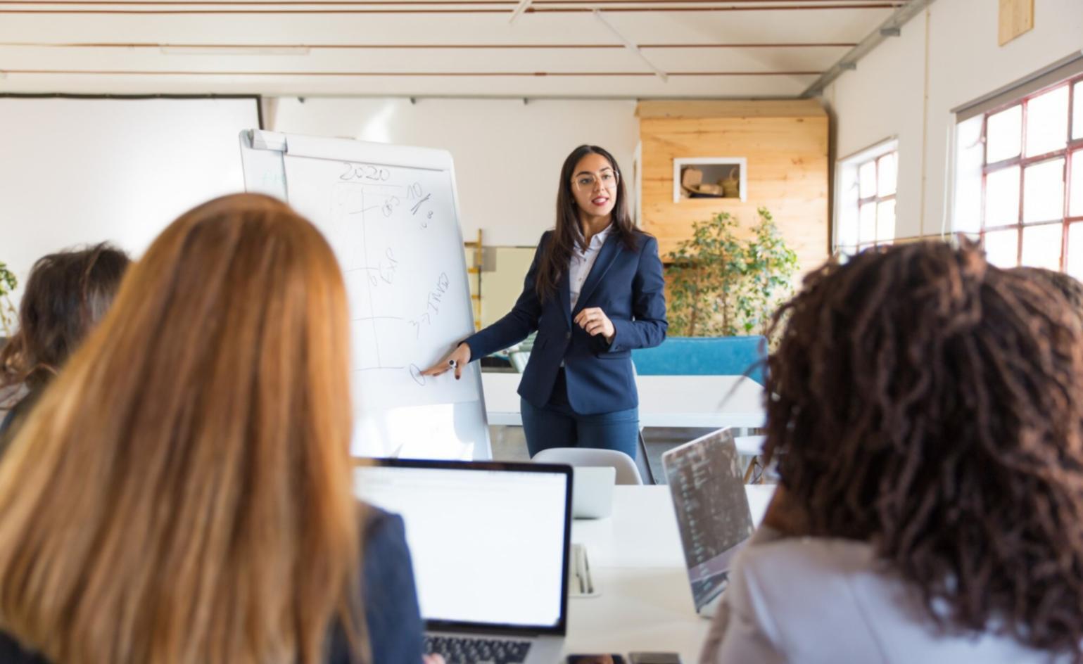 Implementación de sistemas financieros tecnológicos