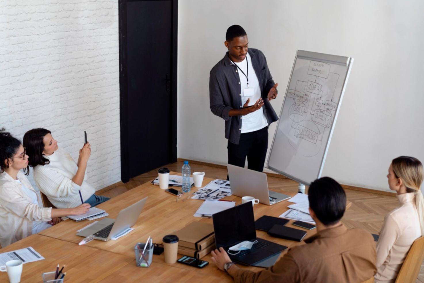 Sesión de trabajo colaborativo en análisis financiero